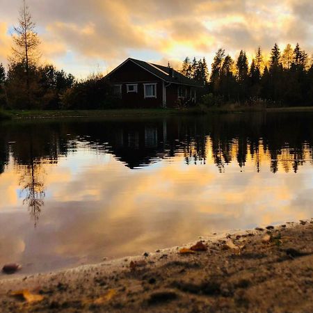 Hannunluhdan Lomamoekit Karijoki Esterno foto