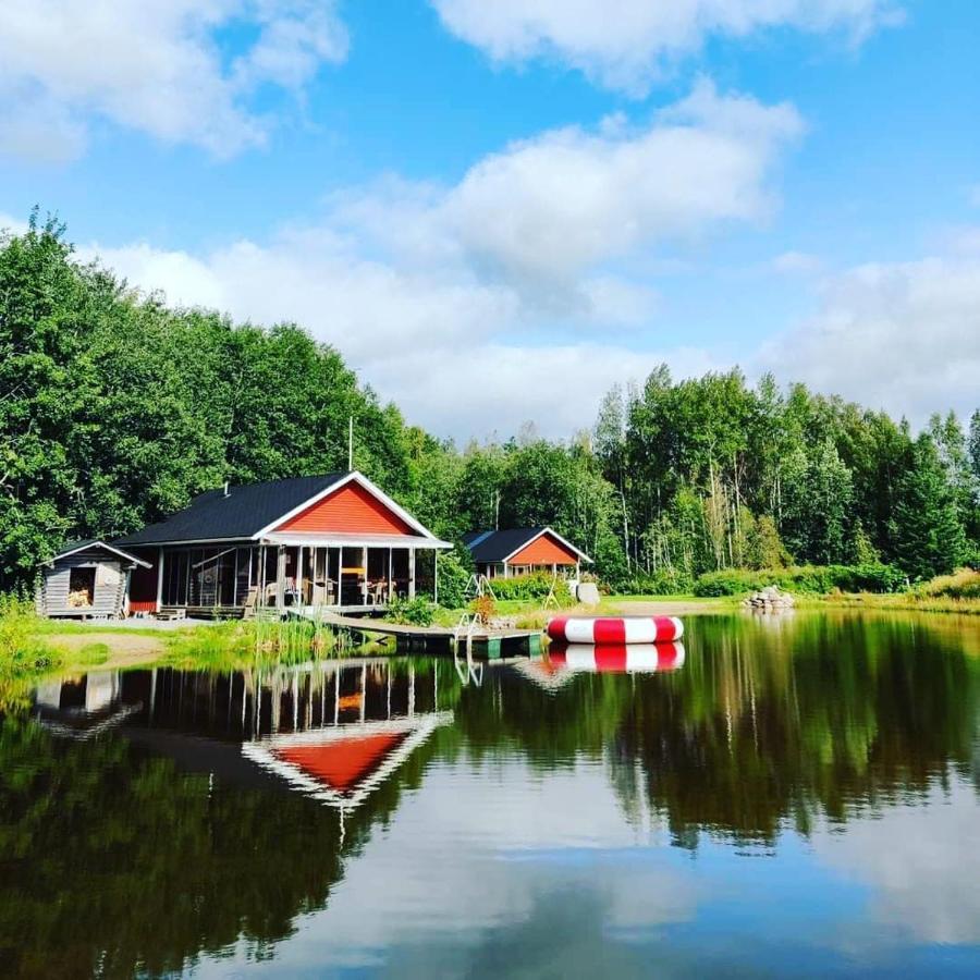 Hannunluhdan Lomamoekit Karijoki Esterno foto