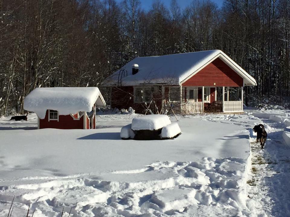 Hannunluhdan Lomamoekit Karijoki Esterno foto