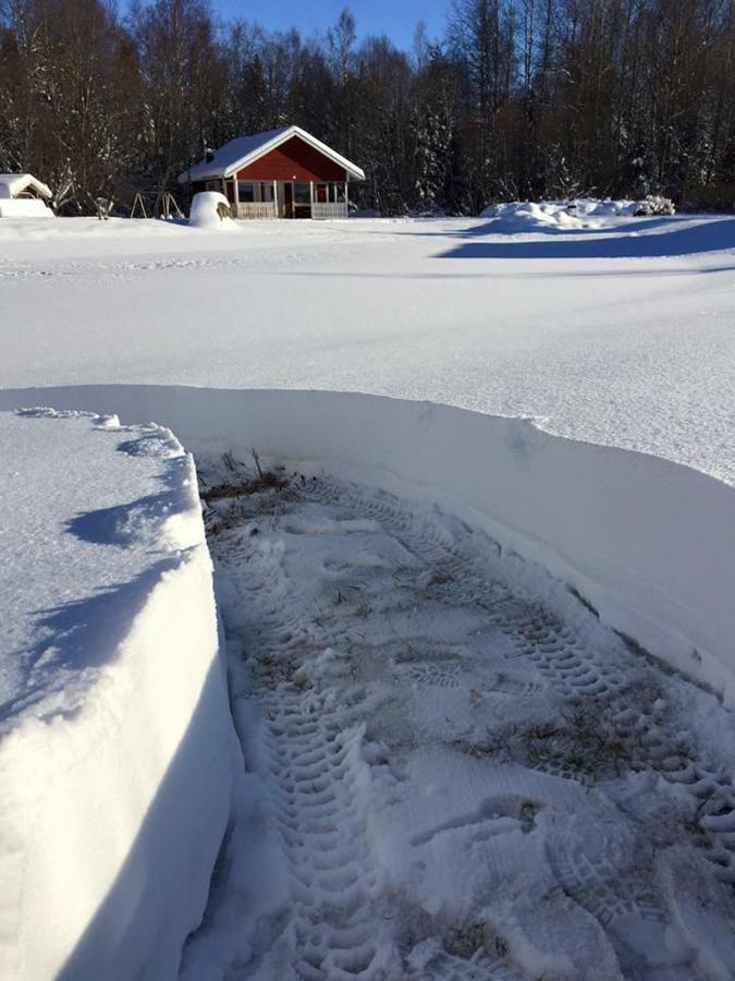 Hannunluhdan Lomamoekit Karijoki Esterno foto
